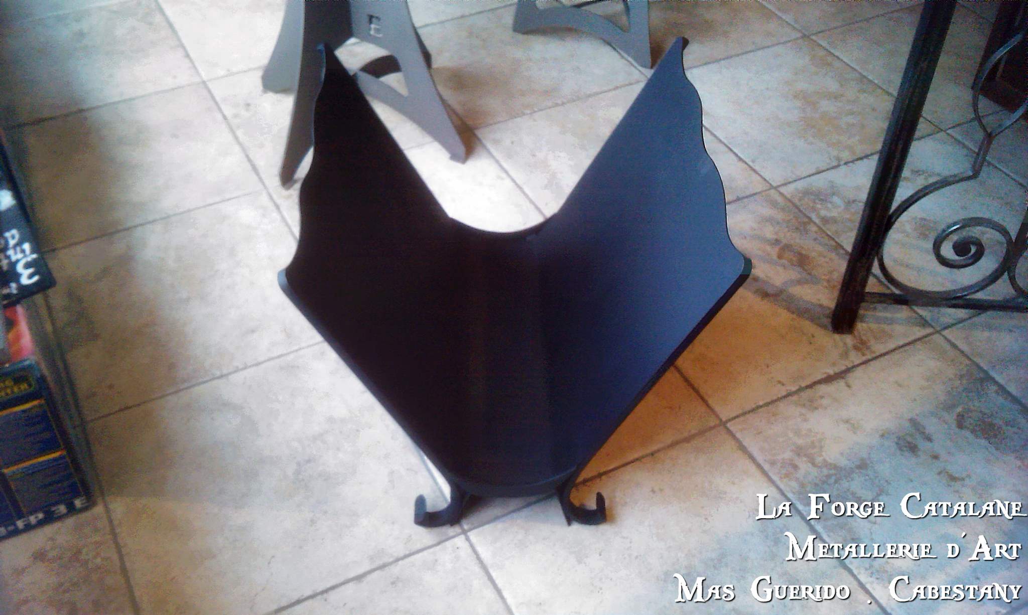 Range bois tole pliee 2  forge catalane.jpg